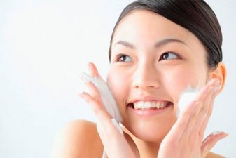 6 Bước Rửa Mặt Đúng Cách Siêu Đơn Giản Trị Mụn Cám